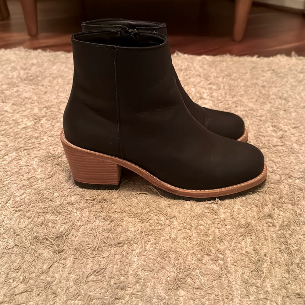 Portland Leather Patina Ankle Bootie Sz 8/38!